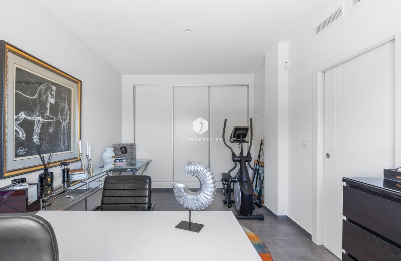 Tweedehands - Villa -
Torrevieja - Rosaleda