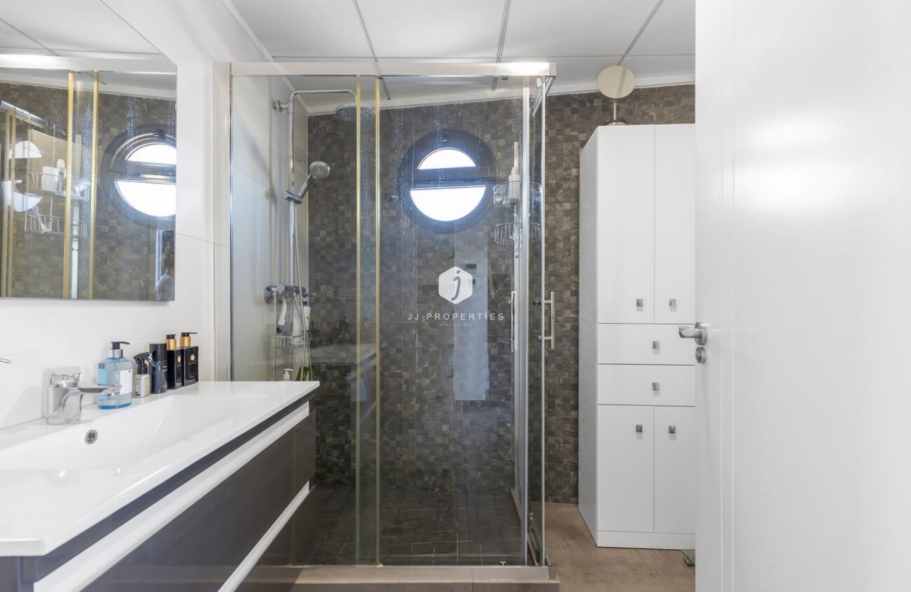 Tweedehands - Villa -
Torrevieja - Rosaleda