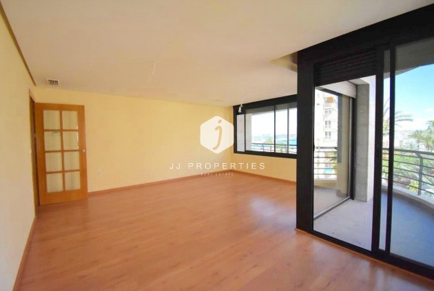 Tweedehands - Appartement / flat -
Torrevieja - Centro - Muelle Pesquero