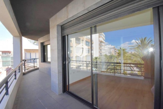 Tweedehands - Appartement / flat -
Torrevieja - Centro - Muelle Pesquero