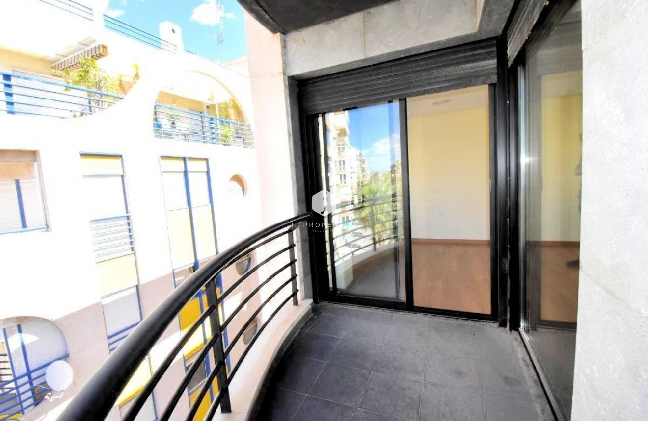 Tweedehands - Appartement / flat -
Torrevieja - Centro - Muelle Pesquero