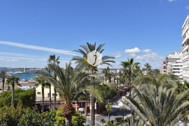 Tweedehands - Appartement / flat -
Torrevieja - Centro - Muelle Pesquero