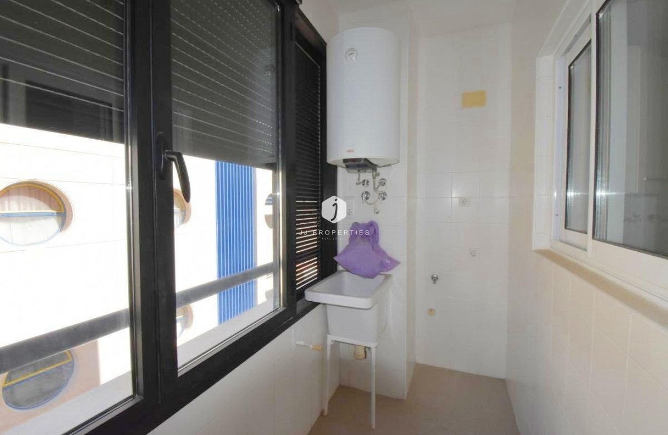 Tweedehands - Appartement / flat -
Torrevieja - Centro - Muelle Pesquero