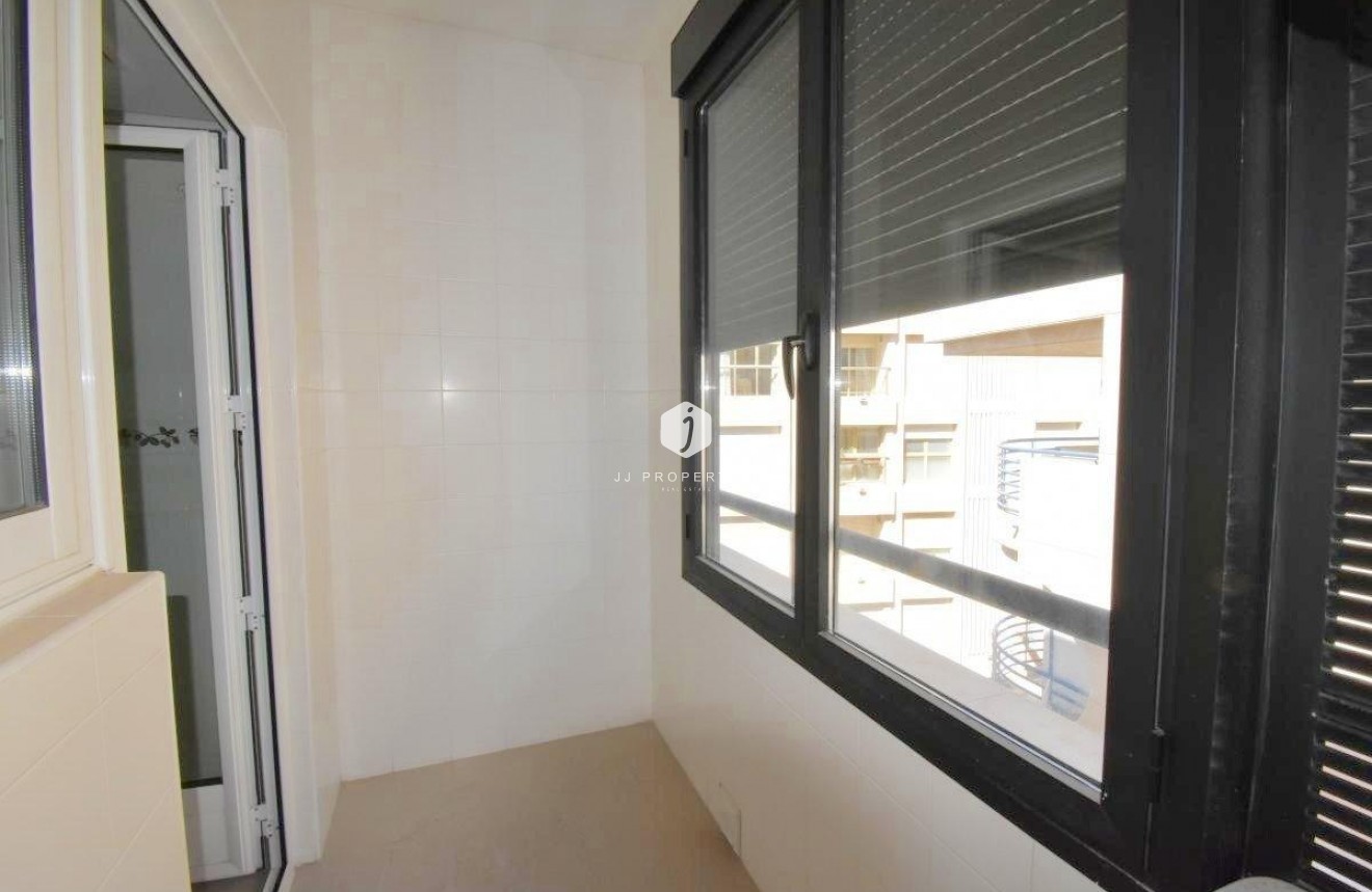 Tweedehands - Appartement / flat -
Torrevieja - Centro - Muelle Pesquero