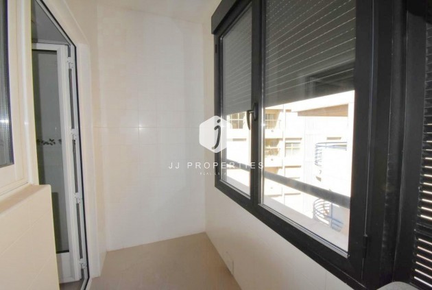 Tweedehands - Appartement / flat -
Torrevieja - Centro - Muelle Pesquero