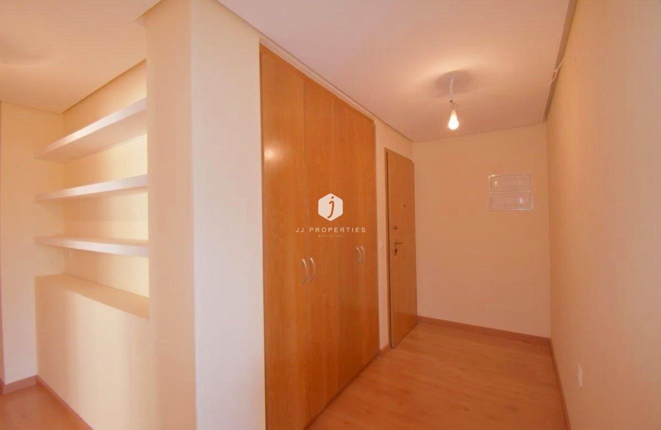 Tweedehands - Appartement / flat -
Torrevieja - Centro - Muelle Pesquero