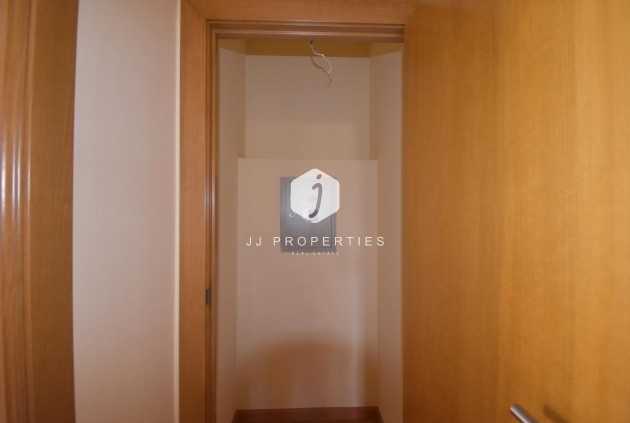 Tweedehands - Appartement / flat -
Torrevieja - Centro - Muelle Pesquero