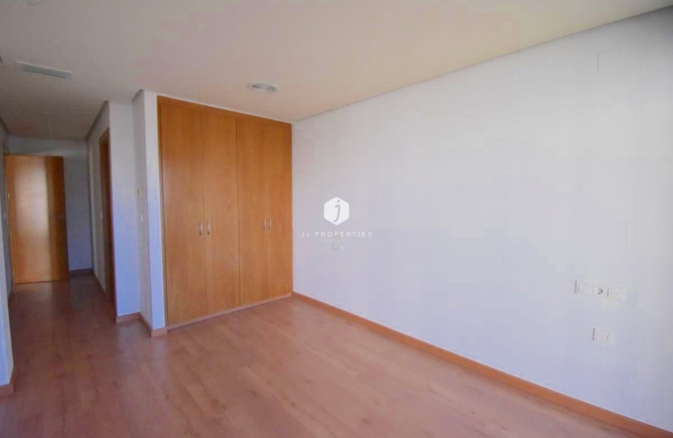 Tweedehands - Appartement / flat -
Torrevieja - Centro - Muelle Pesquero