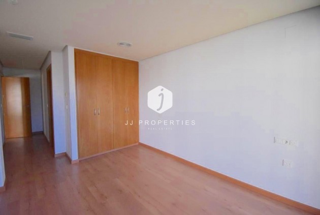 Tweedehands - Appartement / flat -
Torrevieja - Centro - Muelle Pesquero