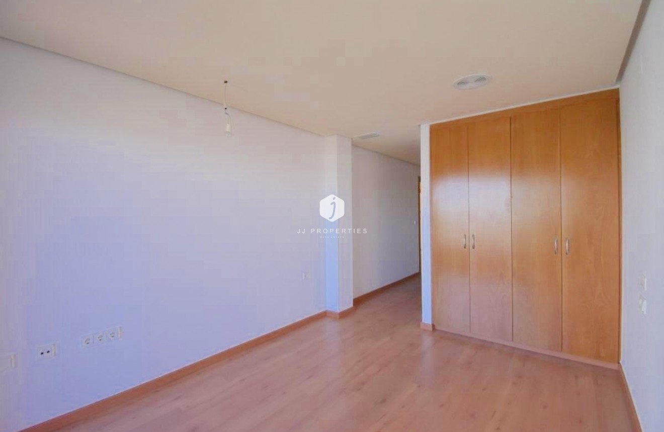 Tweedehands - Appartement / flat -
Torrevieja - Centro - Muelle Pesquero