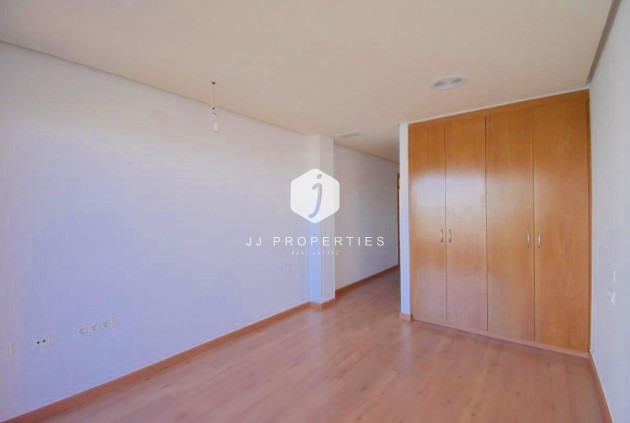 Tweedehands - Appartement / flat -
Torrevieja - Centro - Muelle Pesquero