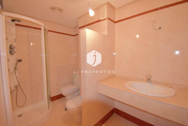 Tweedehands - Appartement / flat -
Torrevieja - Centro - Muelle Pesquero