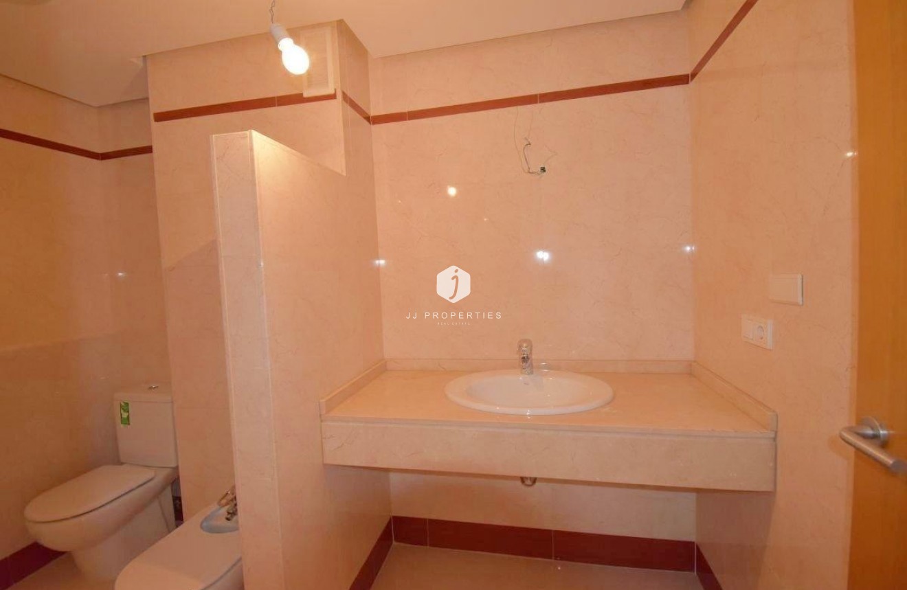 Tweedehands - Appartement / flat -
Torrevieja - Centro - Muelle Pesquero