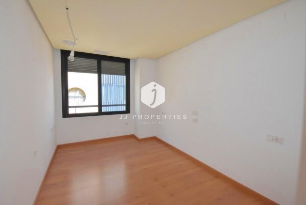 Tweedehands - Appartement / flat -
Torrevieja - Centro - Muelle Pesquero