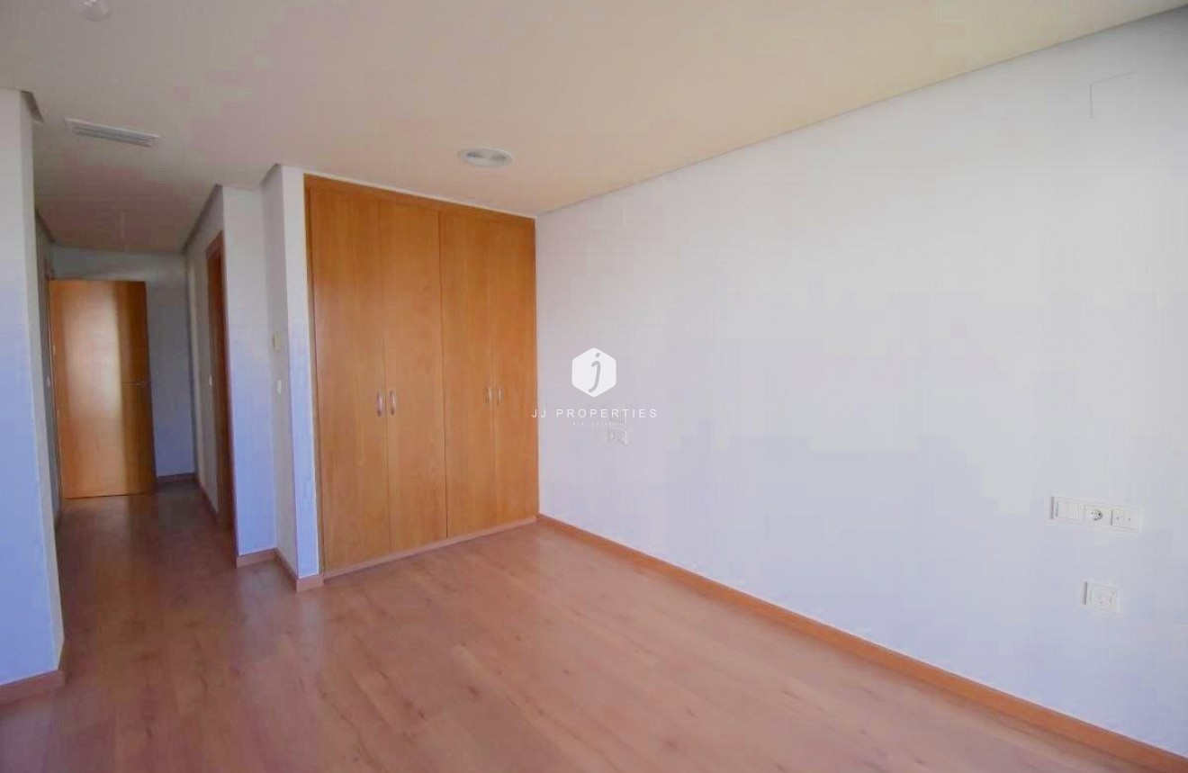 Tweedehands - Appartement / flat -
Torrevieja - Centro - Muelle Pesquero