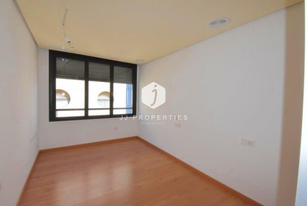 Tweedehands - Appartement / flat -
Torrevieja - Centro - Muelle Pesquero