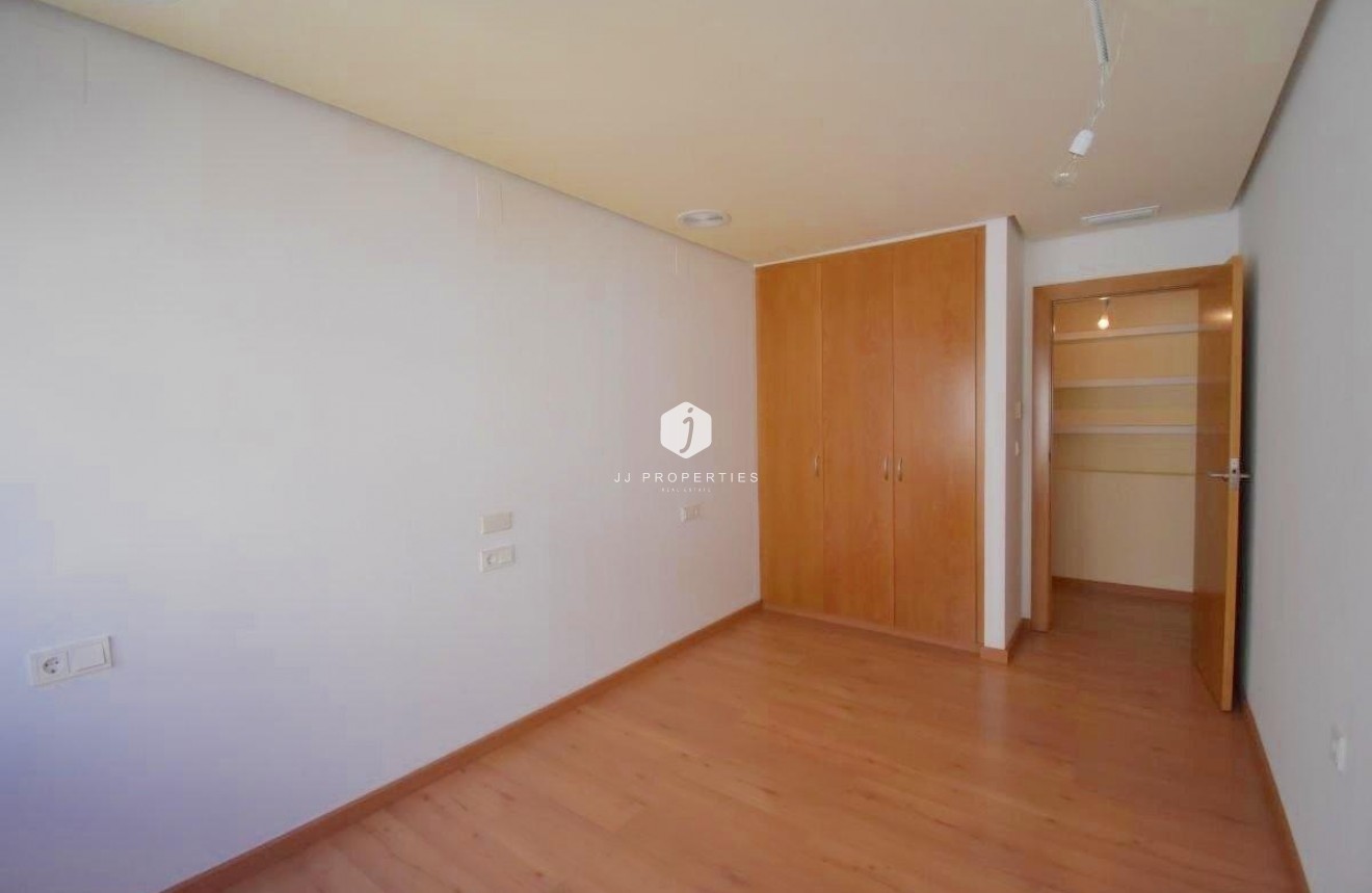 Tweedehands - Appartement / flat -
Torrevieja - Centro - Muelle Pesquero