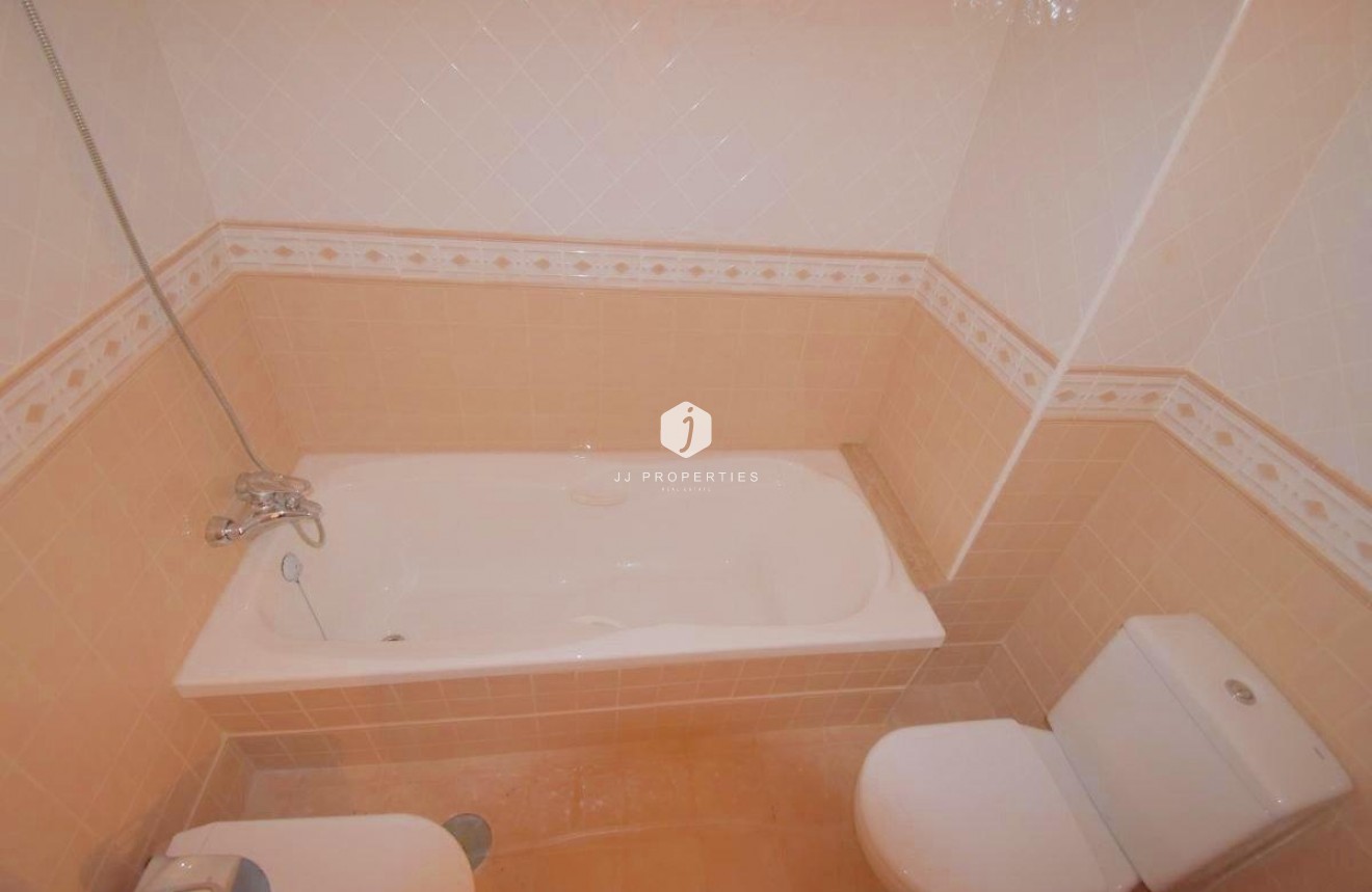Tweedehands - Appartement / flat -
Torrevieja - Centro - Muelle Pesquero