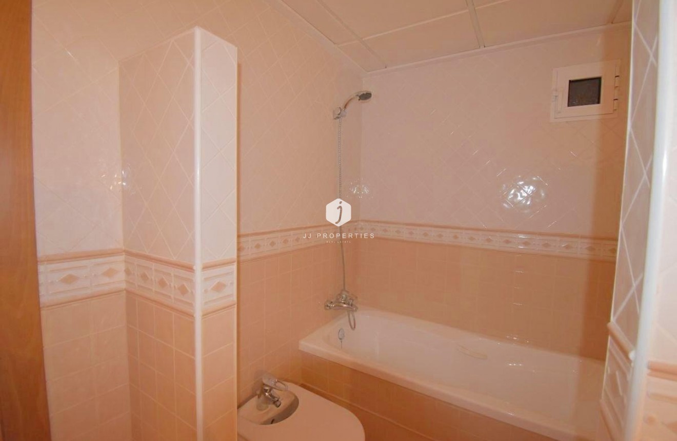 Tweedehands - Appartement / flat -
Torrevieja - Centro - Muelle Pesquero