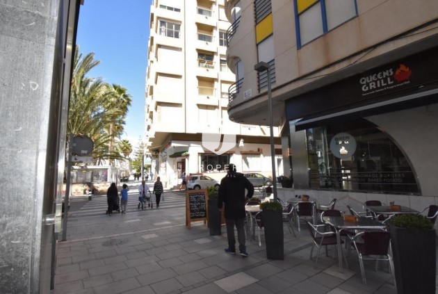 Tweedehands - Appartement / flat -
Torrevieja - Centro - Muelle Pesquero
