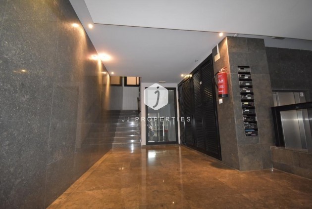 Tweedehands - Appartement / flat -
Torrevieja - Centro - Muelle Pesquero