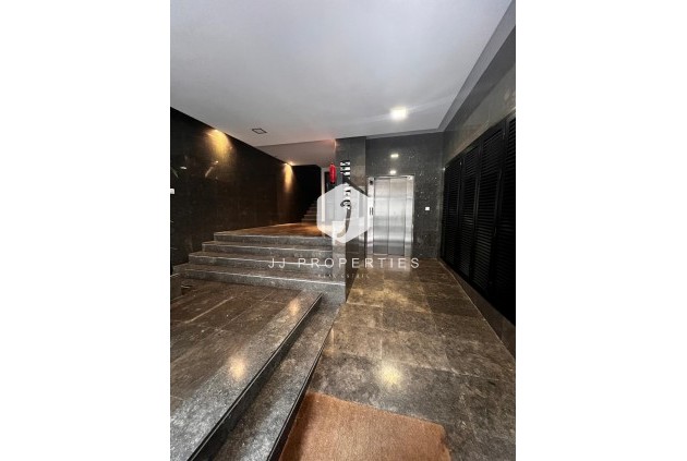 Tweedehands - Appartement / flat -
Torrevieja - Centro - Muelle Pesquero