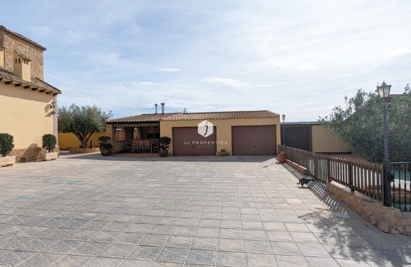 Segunda mano - Villa -
Bigastro - Inland