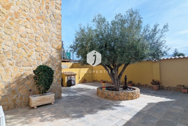 Segunda mano - Villa -
Bigastro - Inland