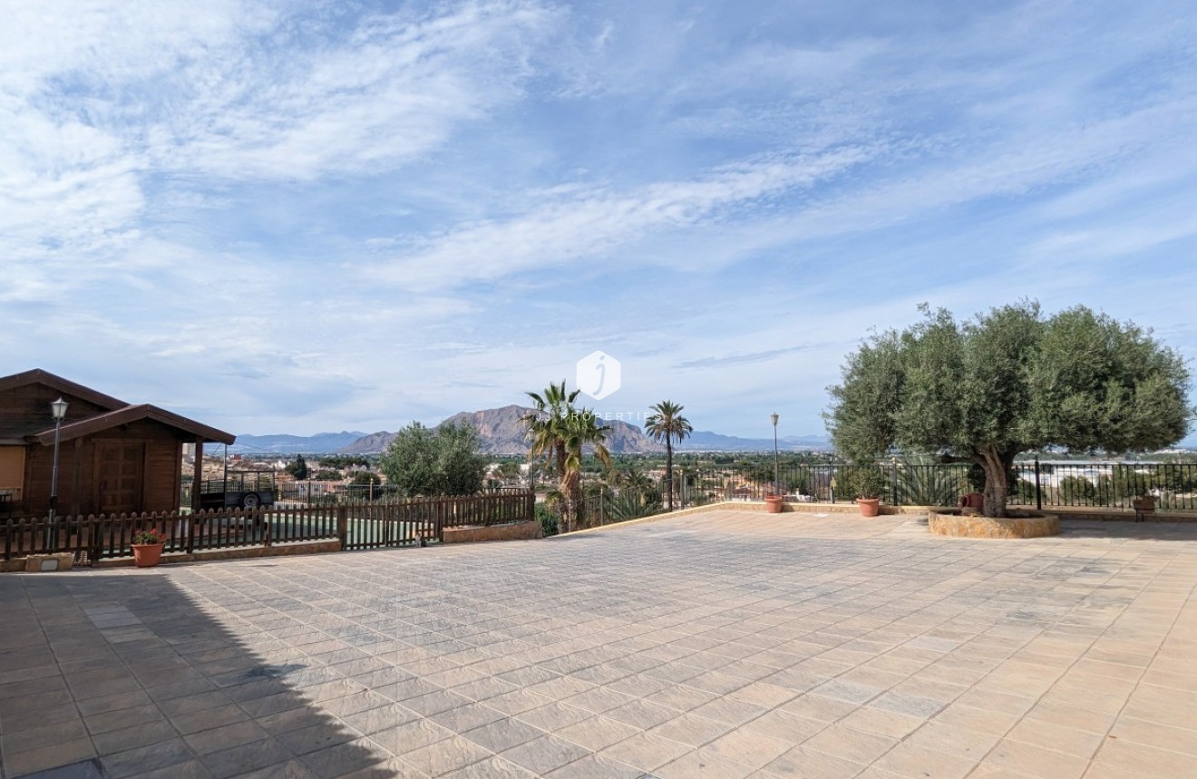 Segunda mano - Villa -
Bigastro - Inland