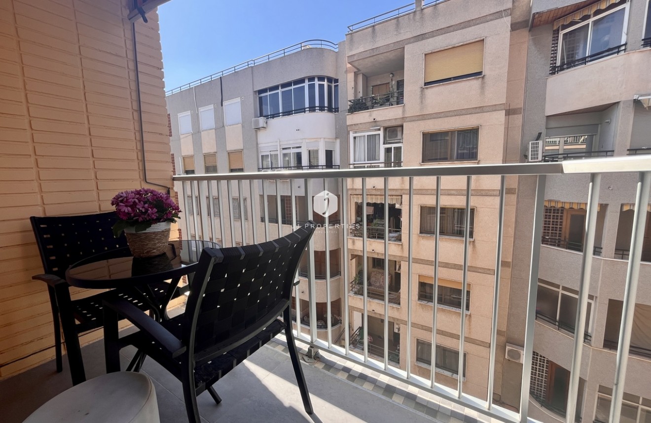 D'occasion - Appartement -
Torrevieja - Costa Blanca