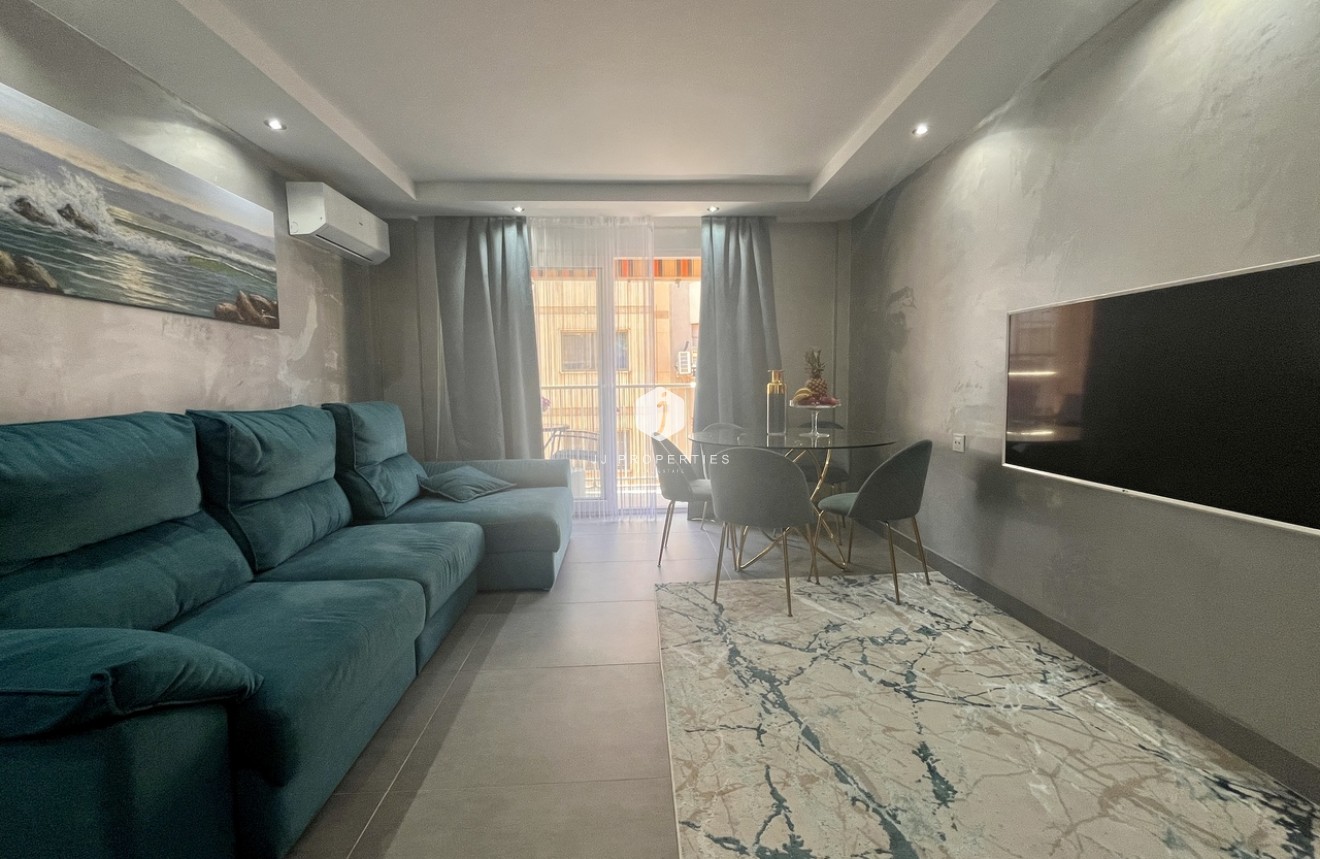 D'occasion - Appartement -
Torrevieja - Costa Blanca