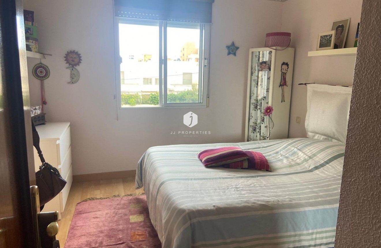 Tweedehands - Chalet -
Orihuela Costa - Punta Prima