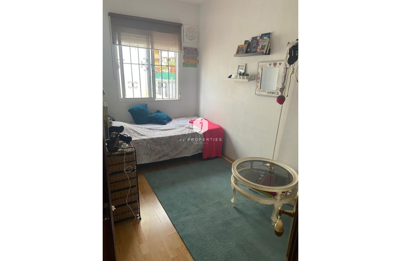 Tweedehands - Chalet -
Orihuela Costa - Punta Prima