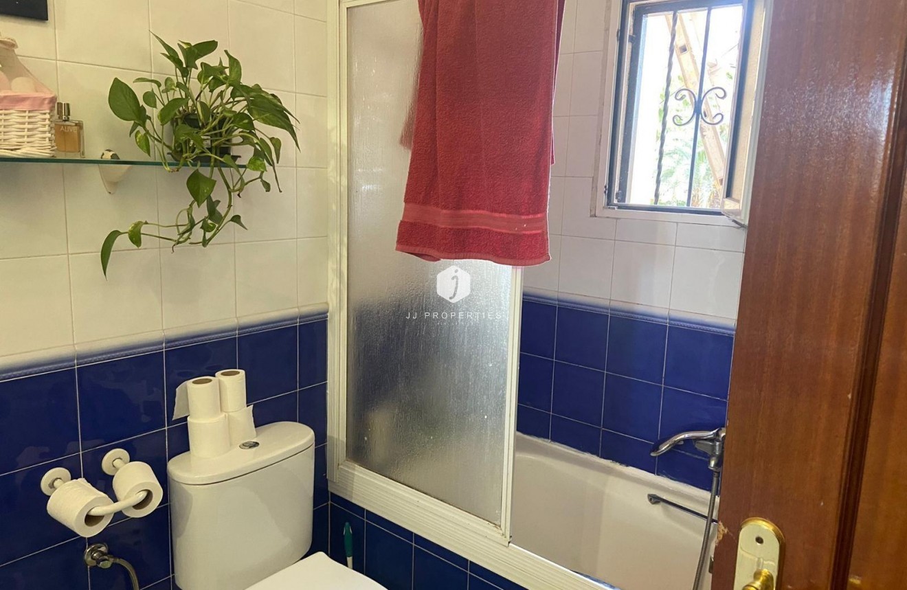 Tweedehands - Chalet -
Orihuela Costa - Punta Prima