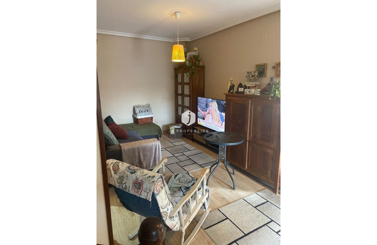 Tweedehands - Chalet -
Orihuela Costa - Punta Prima