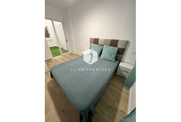 Segunda mano - Apartamento / piso -
Torrevieja - Centro