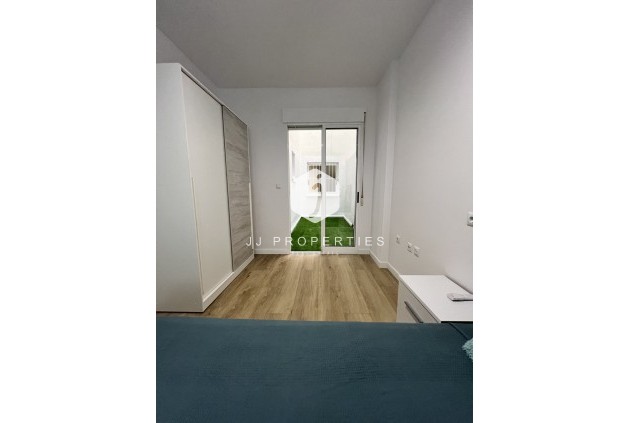 Segunda mano - Apartamento / piso -
Torrevieja - Centro