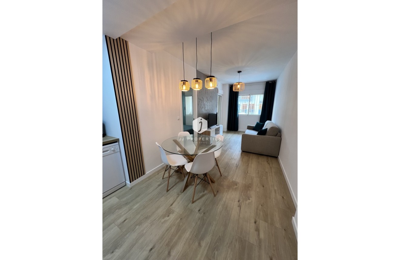 Segunda mano - Apartamento / piso -
Torrevieja - Centro