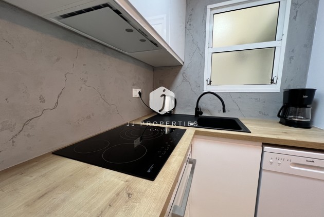 Segunda mano - Apartamento / piso -
Torrevieja - Centro