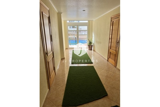 Segunda mano - Apartamento / piso -
Torrevieja - Centro