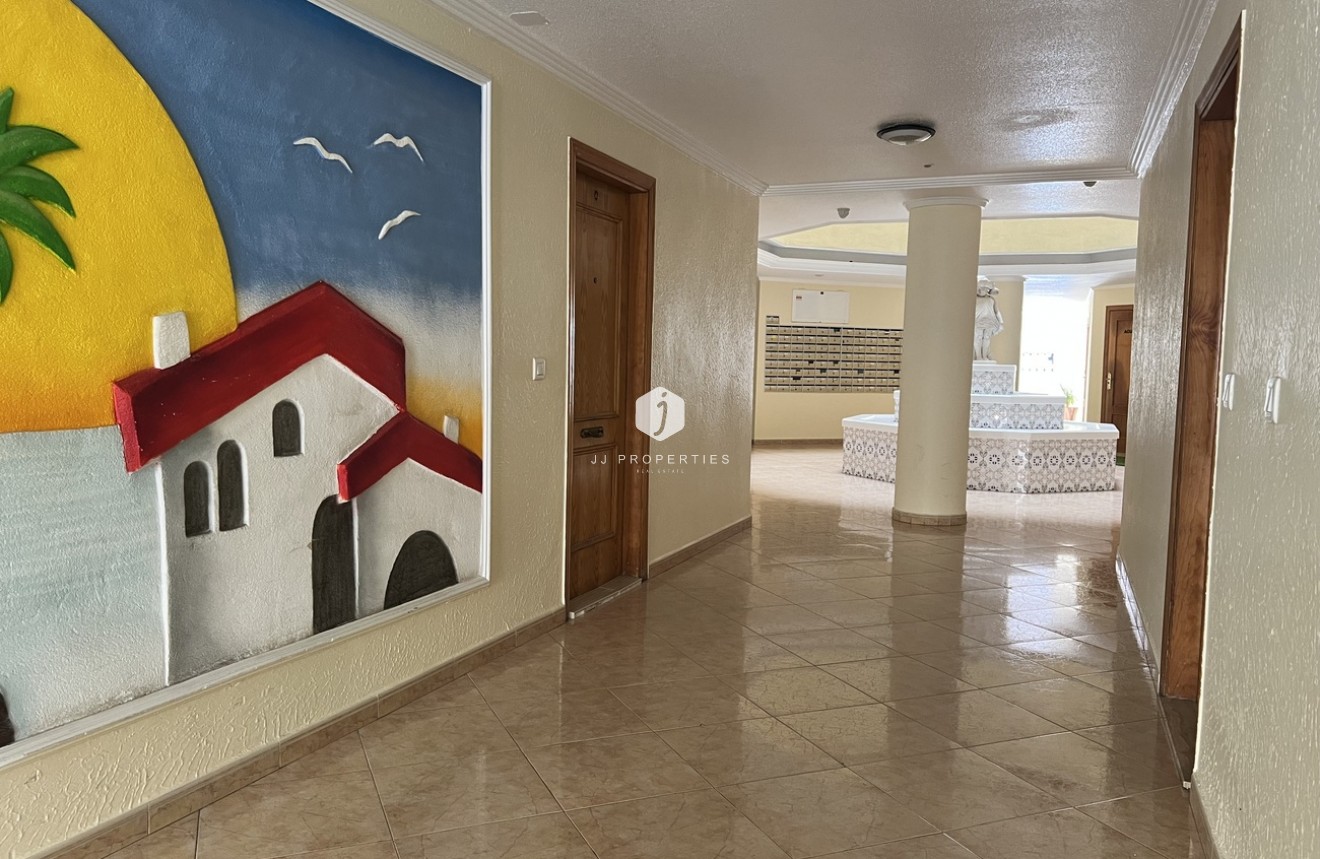 Segunda mano - Apartamento / piso -
Torrevieja - Centro