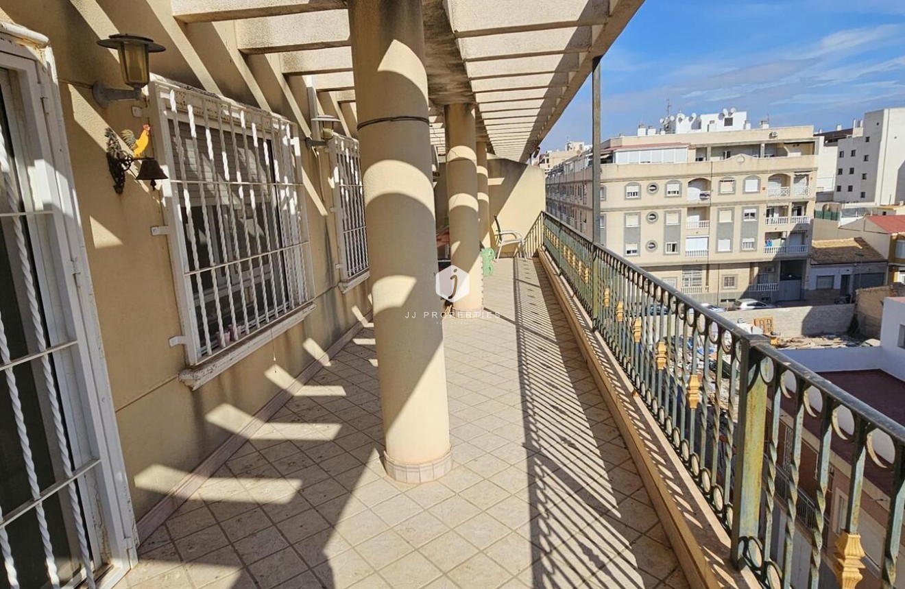 Tweedehands - Penthouse -
Torrevieja - CENTRE