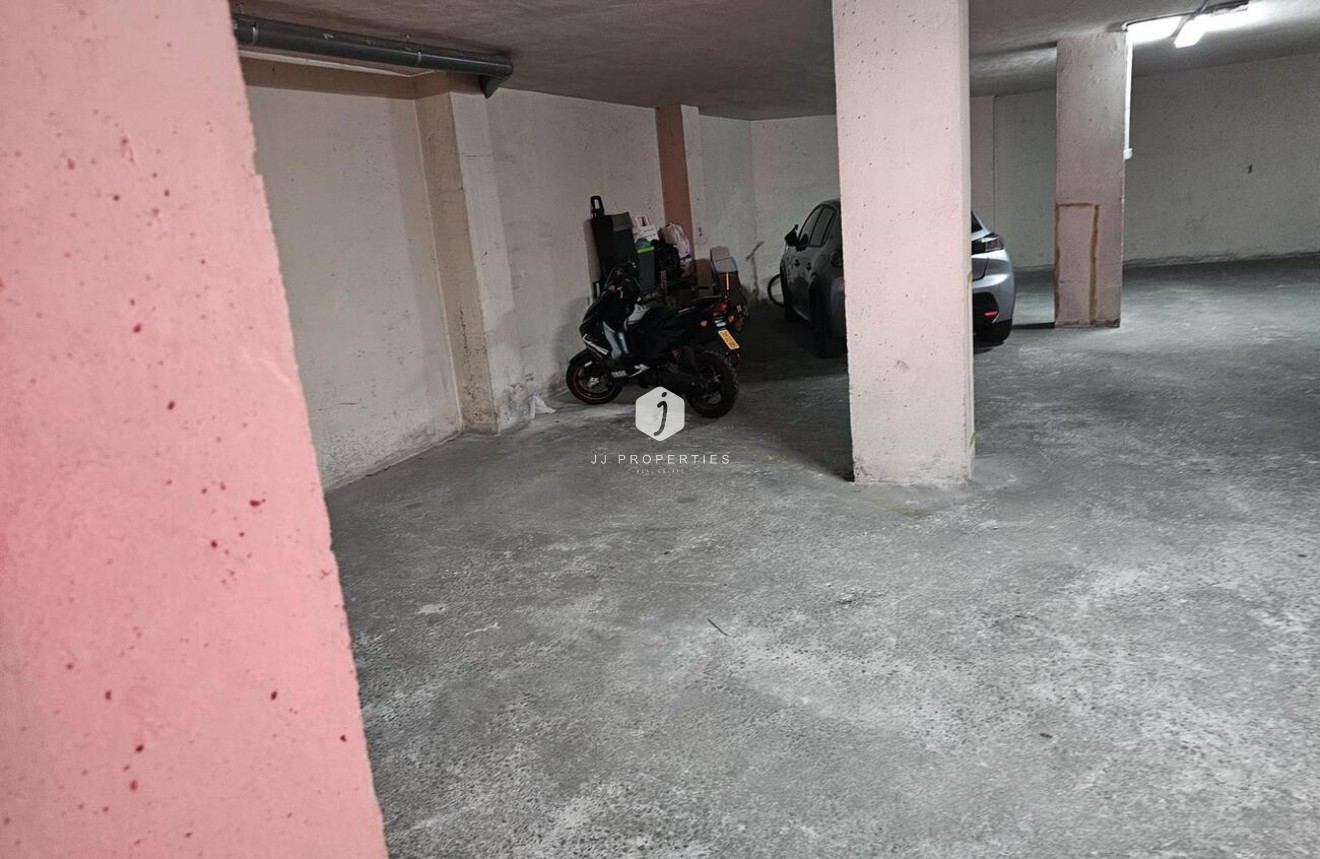 Tweedehands - Penthouse -
Torrevieja - CENTRE