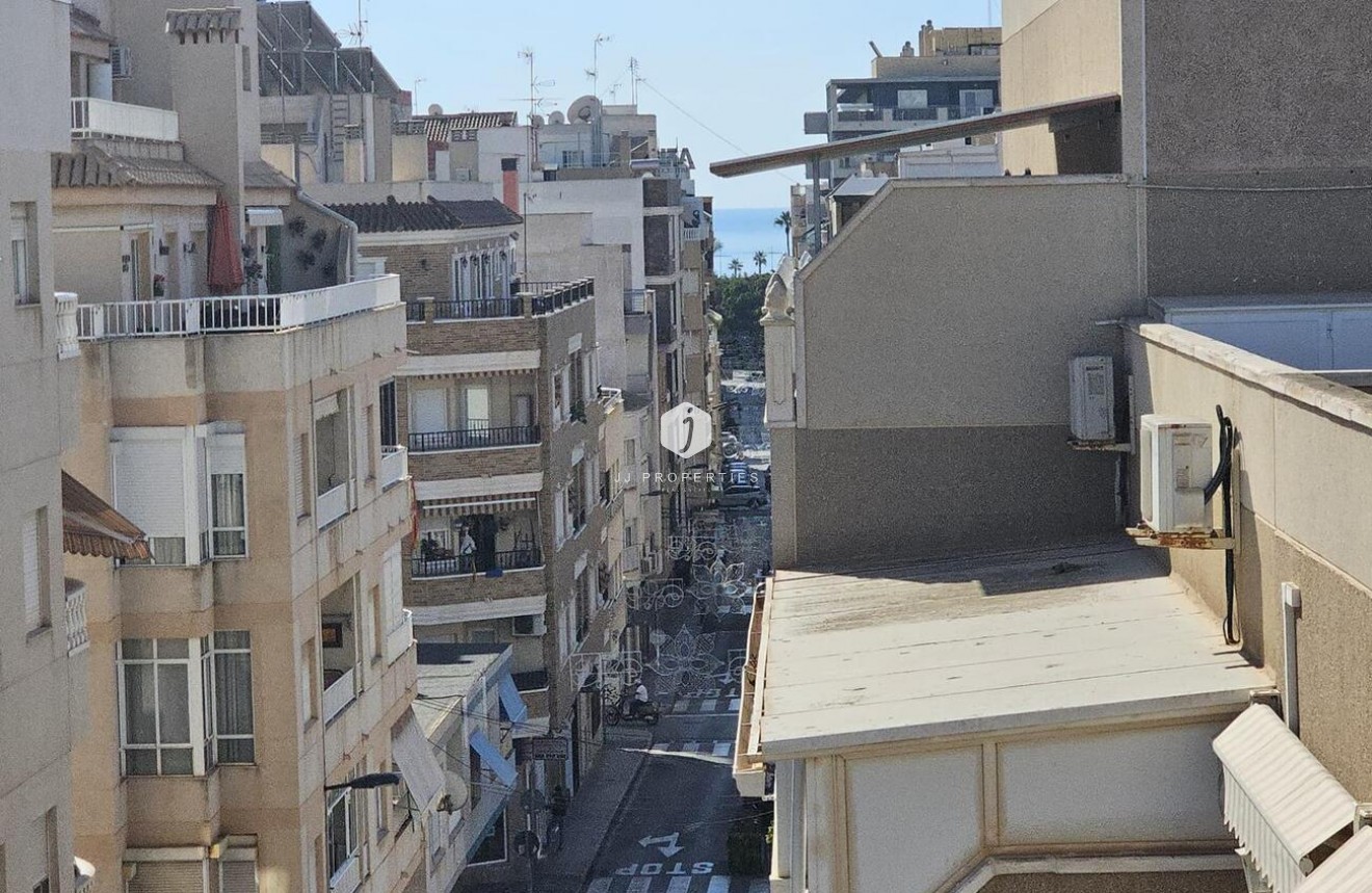 Tweedehands - Penthouse -
Torrevieja - CENTRE