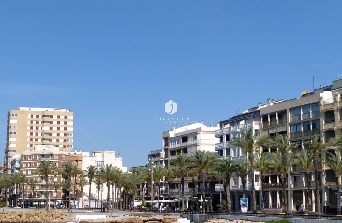 Tweedehands - Penthouse -
Torrevieja - CENTRE
