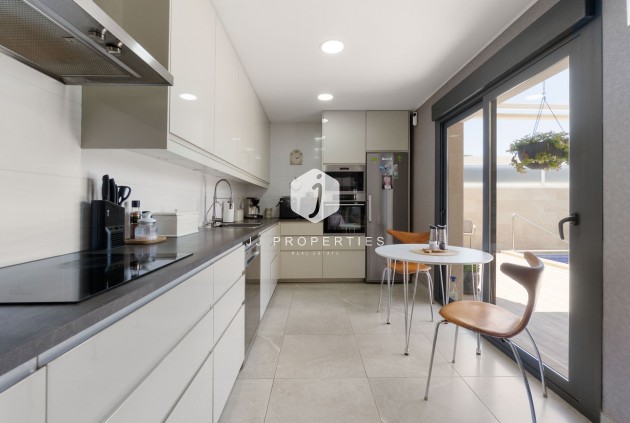 Tweedehands - Villa -
Daya Nueva - Costa Blanca