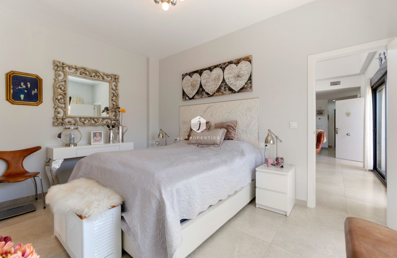 Tweedehands - Villa -
Daya Nueva - Costa Blanca