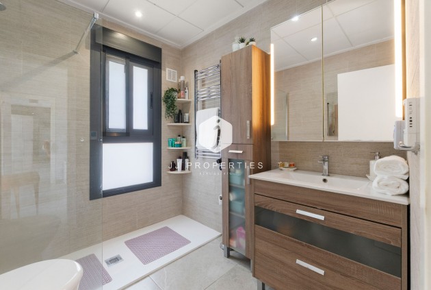 Tweedehands - Villa -
Daya Nueva - Costa Blanca