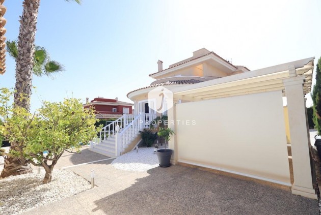 Tweedehands - Villa -
Ciudad Quesada - Costa Blanca