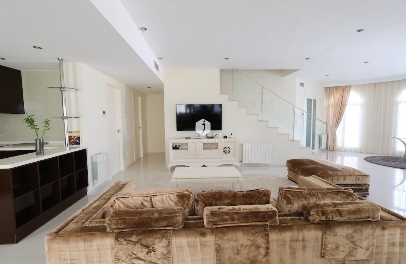 Tweedehands - Villa -
Ciudad Quesada - Costa Blanca